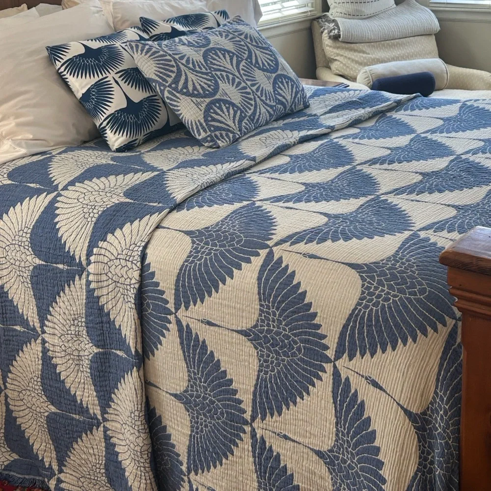 Modern Woven Birds in Flight Cranes Blue Gray KING Bedspread 2 Side FLiPSiDE NEW - Picture 6 of 16